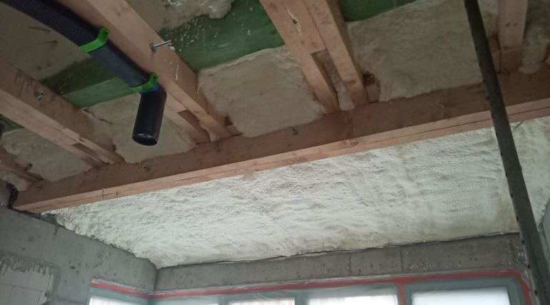 Izolacja stropów pianką poliuretanową w Bieńkowicach