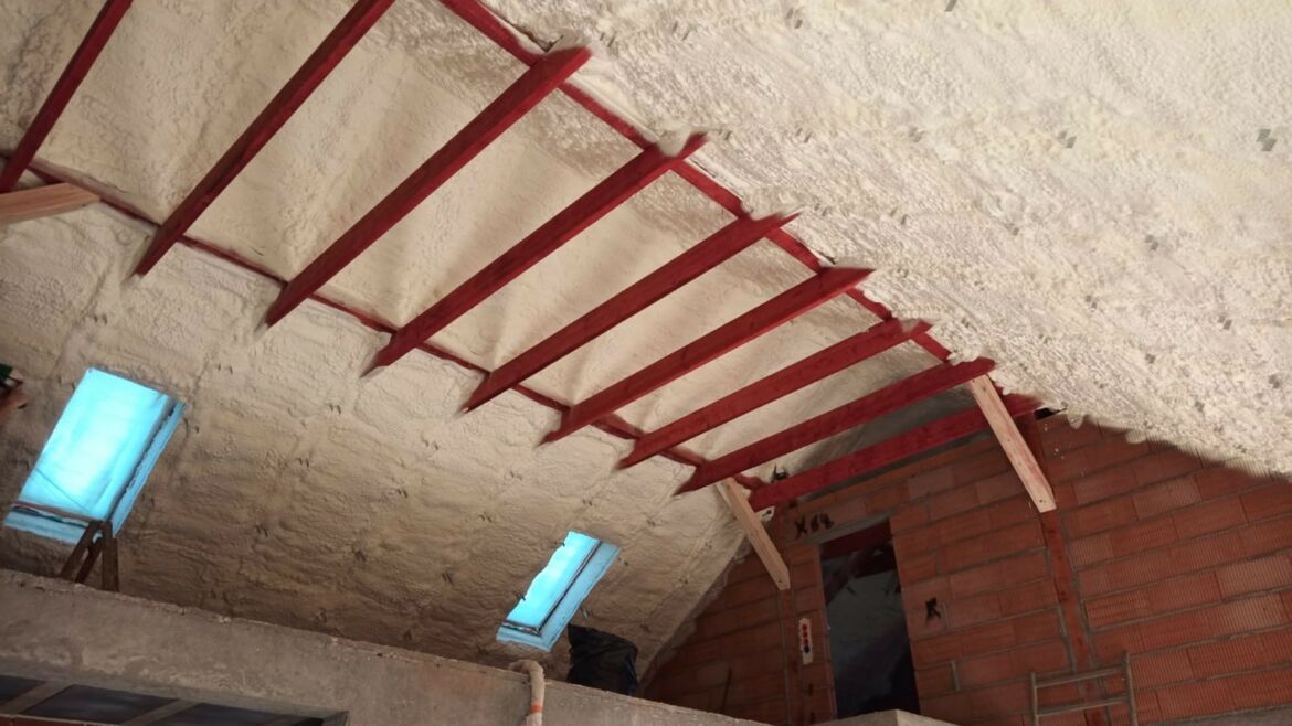 Docieplenia połaci dachowej i hydroizolacja dachu – Gęsiniec