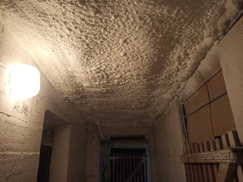 Docieplenie stropu w piwnicy pianką otwartokomorową w Polkowicach