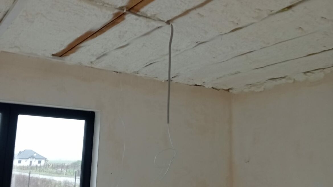 Ocieplanie stropów pianką poliuretanową w Radwanicach
